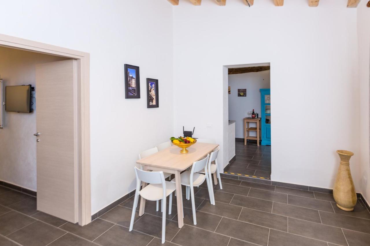 פלרמו Mosina Apartments מראה חיצוני תמונה